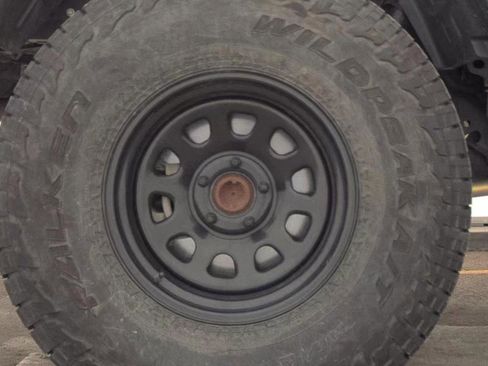 Used 2021 Jeep Gladiator Rubicon w/ Cold Weather Group image 19