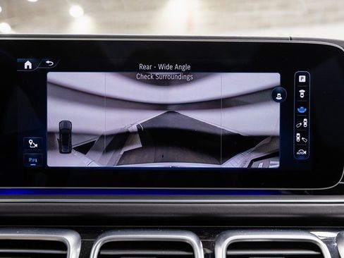 Used 2024 Mercedes-Benz Maybach GLS 600 4MATIC image 19