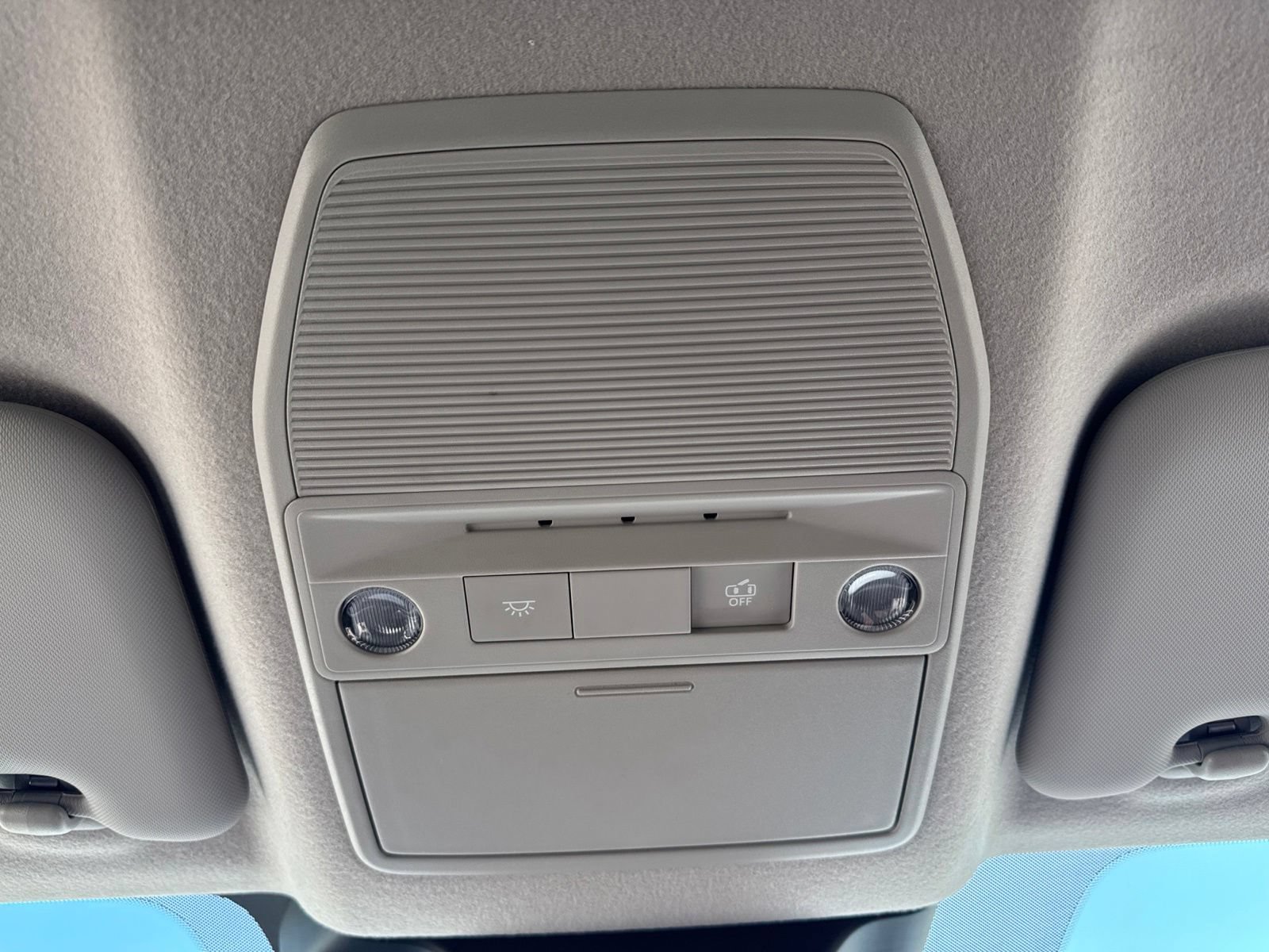 Certified 2025 Nissan Kicks SR FWD image 25