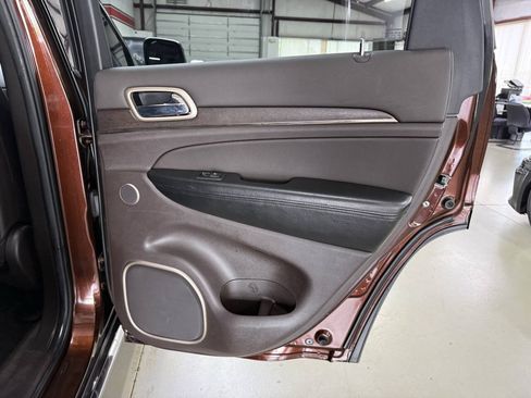 Used 2014 Jeep Grand Cherokee Summit AWD/4WD image 14