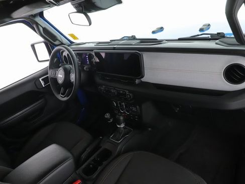 Used 2024 Jeep Gladiator Sport image 27
