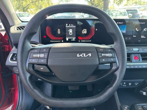 Used 2025 Kia K4 FWD image 22