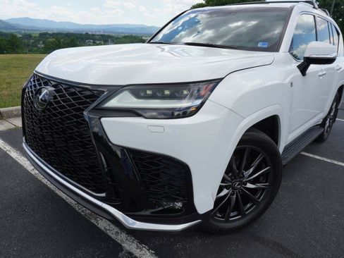 Used 2023 Lexus LX 600 F Sport w/ Accessory Package (Z1) AWD/4WD image 5