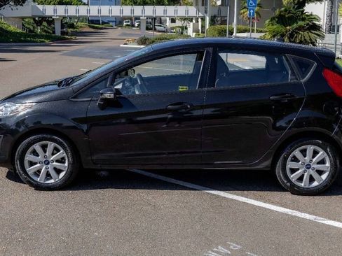 Used 2013 Ford Fiesta SE image 9