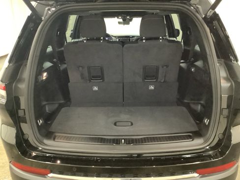 New 2025 Jeep Grand Cherokee L Laredo w/ Luxury Tech Group I image 8