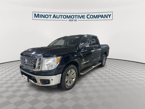 Used 2019 Nissan Titan SV w/ SV Convenience Package AWD/4WD image 4