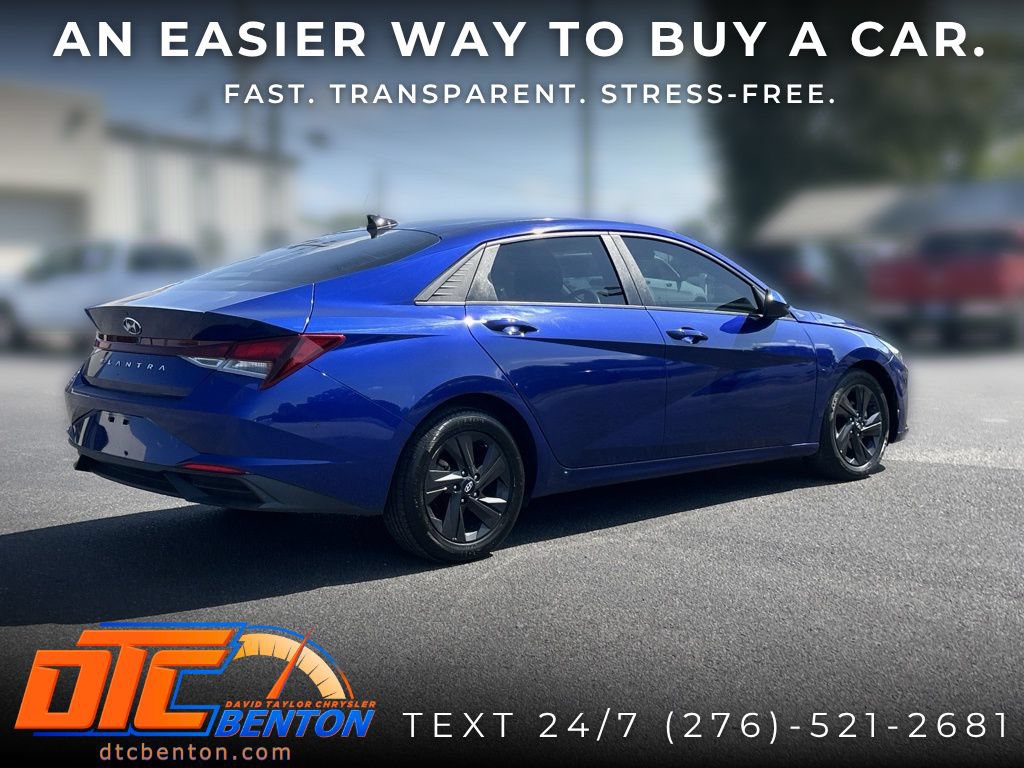 Used 2023 Hyundai Elantra SEL FWD image 3