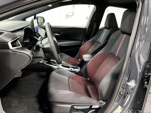 Used 2025 Toyota Corolla SE image 32