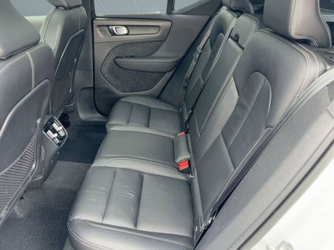 Certified 2023 Volvo XC40 B5 Plus w/ Protection Package Premier image 15