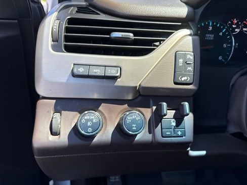 Used 2019 GMC Yukon Denali AWD/4WD image 24