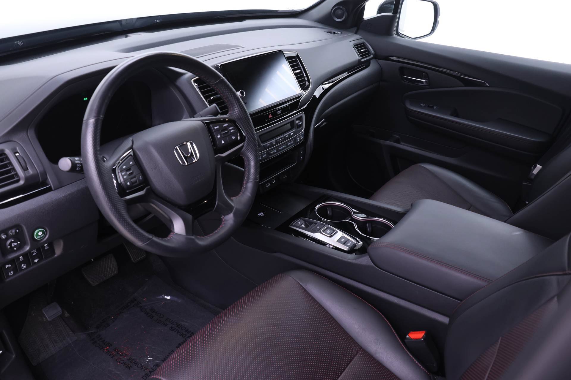 Certified 2025 Honda Ridgeline Black Edition image 4