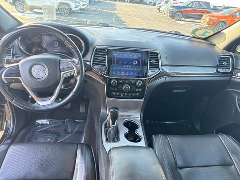 Used 2019 Jeep Grand Cherokee Overland image 16