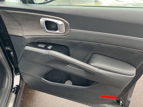 Certified 2024 Kia Sorento SX image 24