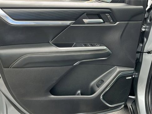 Certified 2025 GMC Acadia Elevation image 11