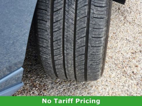 Used 2025 Nissan Sentra SR w/ SR Premium Package image 9