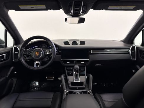 Used 2020 Porsche Cayenne Turbo S AWD/4WD image 16