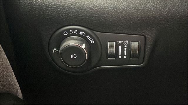 Used 2024 Jeep Compass Latitude AWD/4WD image 28