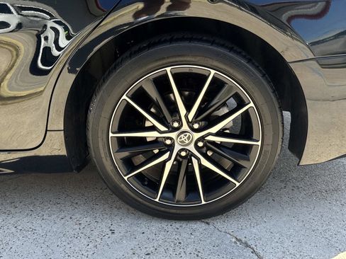 Used 2023 Toyota Camry SE image 4