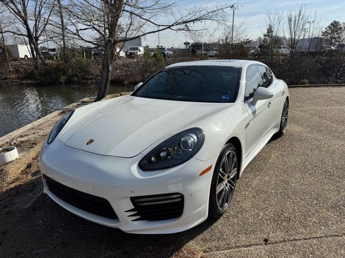 Used 2016 Porsche Panamera GTS image 12