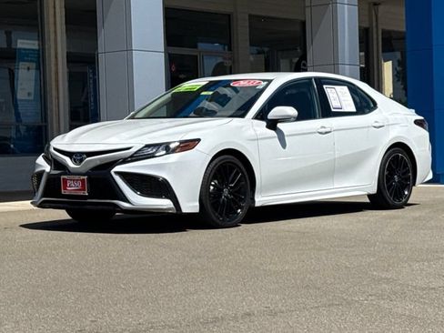 Used 2023 Toyota Camry XSE FWD image 7