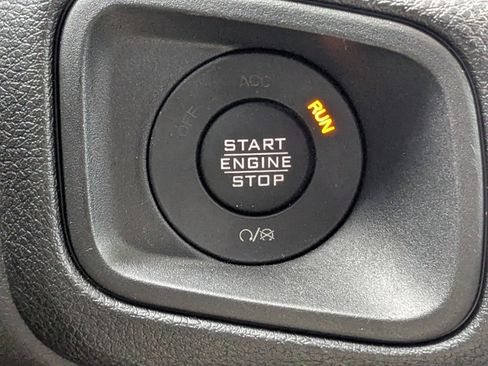 Used 2025 Jeep Wrangler Sport S image 28