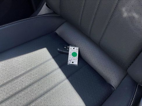 Certified 2023 Volkswagen Tiguan SE R-Line FWD image 10