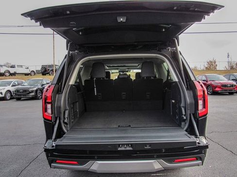 New 2025 Ford Expedition Max Platinum w/ Driver's Package image 9