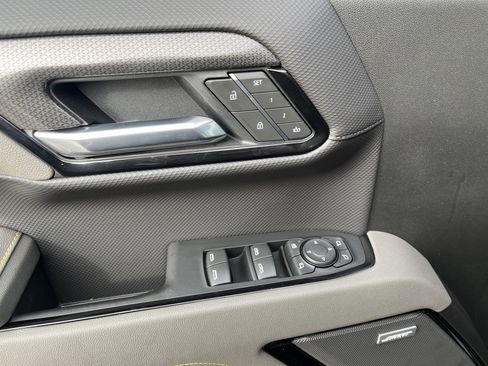 Used 2025 Chevrolet Silverado 1500 ZR2 w/ Technology Package image 14