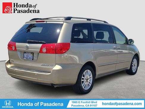 Used 2009 Toyota Sienna XLE w/ Towing Prep Pkg FWD image 5