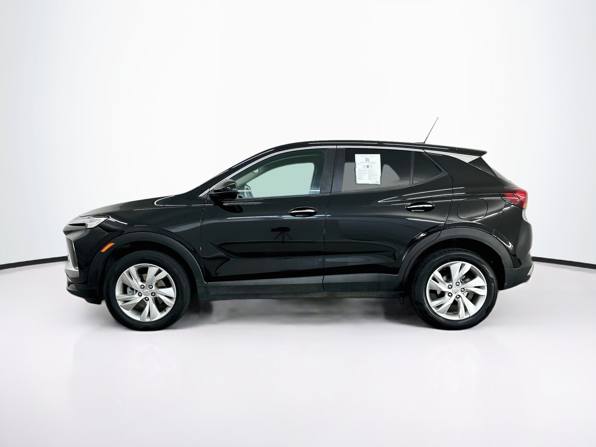 Used 2025 Buick Encore GX Preferred AWD/4WD image 4