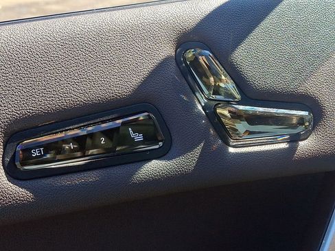 Certified 2023 BMW iX xDrive50 w/ Premium Package image 24