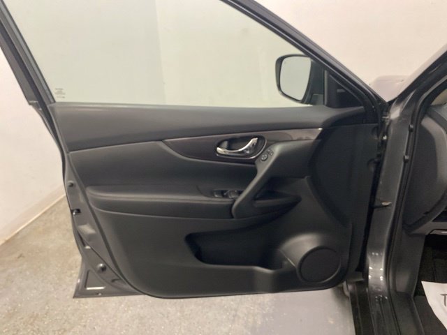 Used 2019 Nissan Rogue S w/ Special Edition Package AWD/4WD image 17
