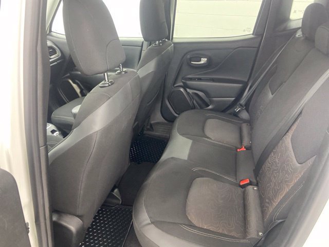 Used 2023 Jeep Renegade Latitude AWD/4WD image 14