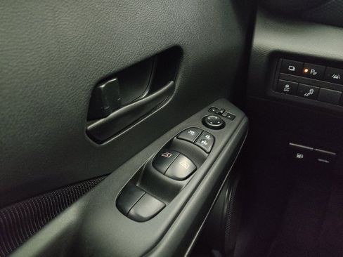 Used 2024 Nissan Kicks S FWD image 27