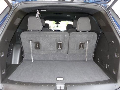 Used 2022 Chevrolet Traverse LT FWD image 32