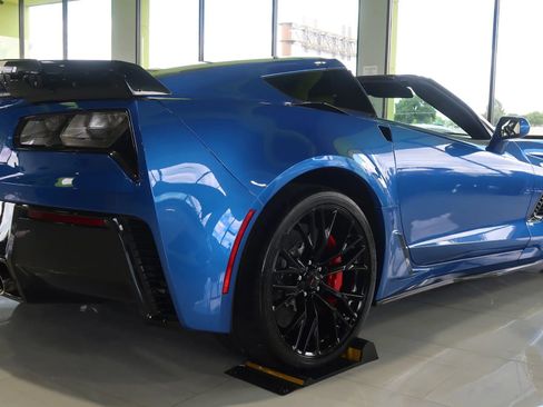 Used 2016 Chevrolet Corvette Z06 w/ 3LZ Preferred Equipment Group RWD image 4