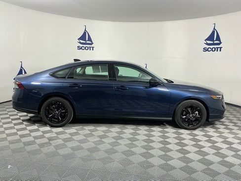 Used 2025 Honda Accord SE image 6