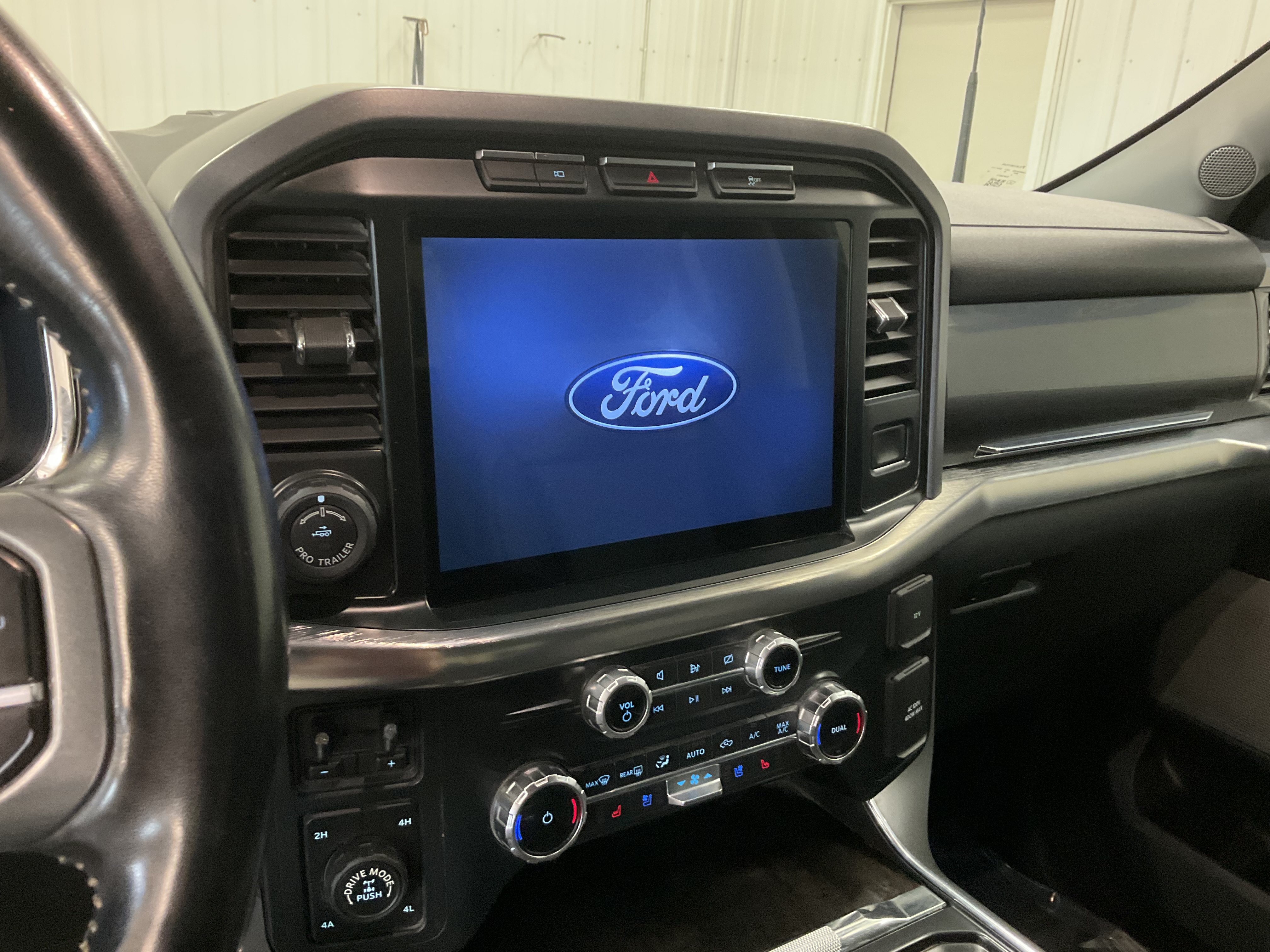 Used 2022 Ford F150 Lariat w/ Max Trailer Tow Package AWD/4WD image 14
