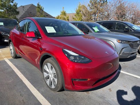 Used 2024 Tesla Model Y Long Range image 3