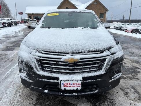 Used 2023 Chevrolet Traverse LT w/ LPO, Floor Liner Package image 2