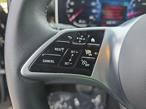 Used 2023 Mercedes-Benz GLC 300 4MATIC image 17