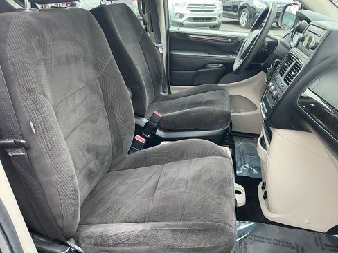 Used 2013 Dodge Grand Caravan SXT FWD image 11