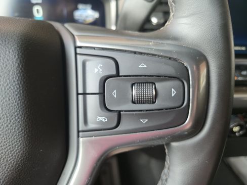 Used 2023 Chevrolet Silverado 1500 LT AWD/4WD image 14