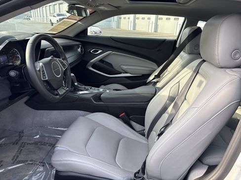 Used 2020 Chevrolet Camaro LT w/ RS Package image 16