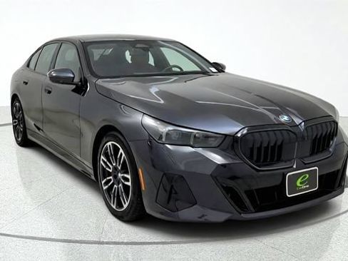 Used 2026 BMW 540i xDrive w/ Executive Package AWD/4WD image 2