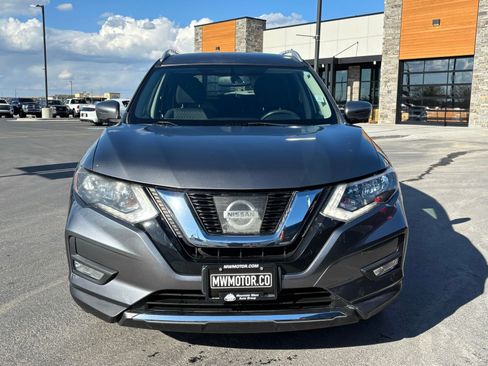 Used 2017 Nissan Rogue SV w/ SV Premium Package AWD/4WD image 2