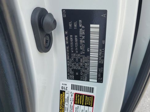 Used 2024 Toyota Sienna Limited image 47