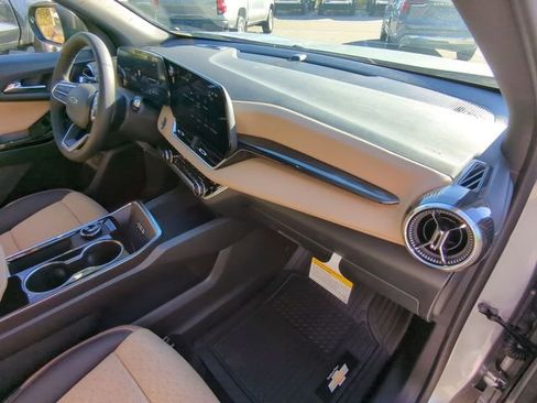 New 2026 Chevrolet Equinox ACTIV w/ Convenience Package III FWD image 48