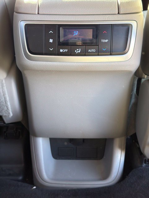 Used 2015 Toyota Highlander Plus AWD/4WD image 10