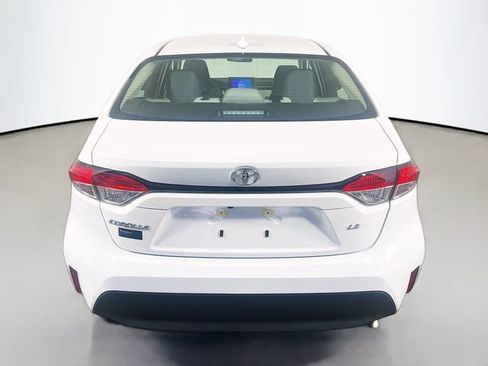 Used 2025 Toyota Corolla LE FWD image 7